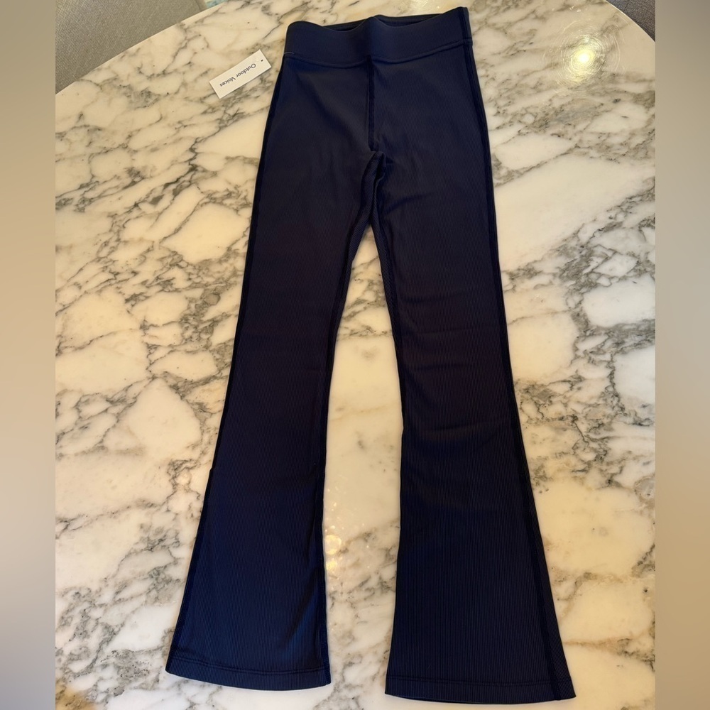NWT Outdoor Voices Kick Flare Ribbed Leggings Navy Size XXS/00-0 - Picture 3 of 8